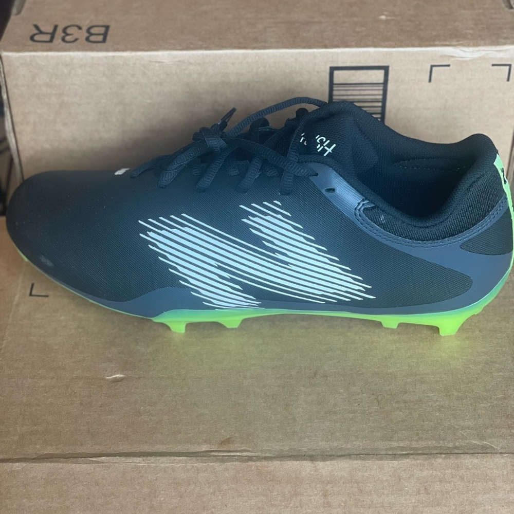 NEW | New Balance Rush v4 Low, Black and‎ Green Soccer Cleats, men’s size 12